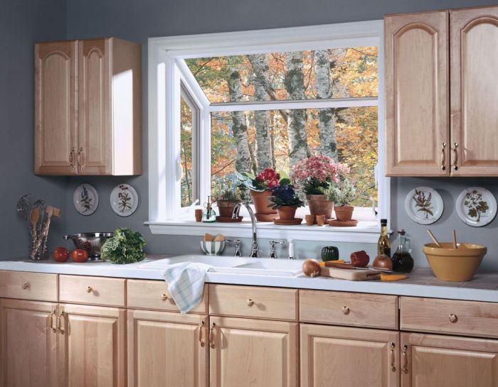 How to decorate bay windows in kitchen