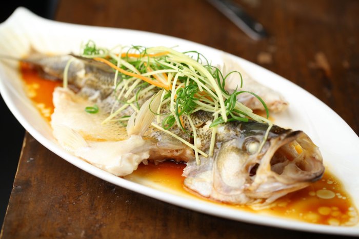 How to cook hong kong style steamed fish